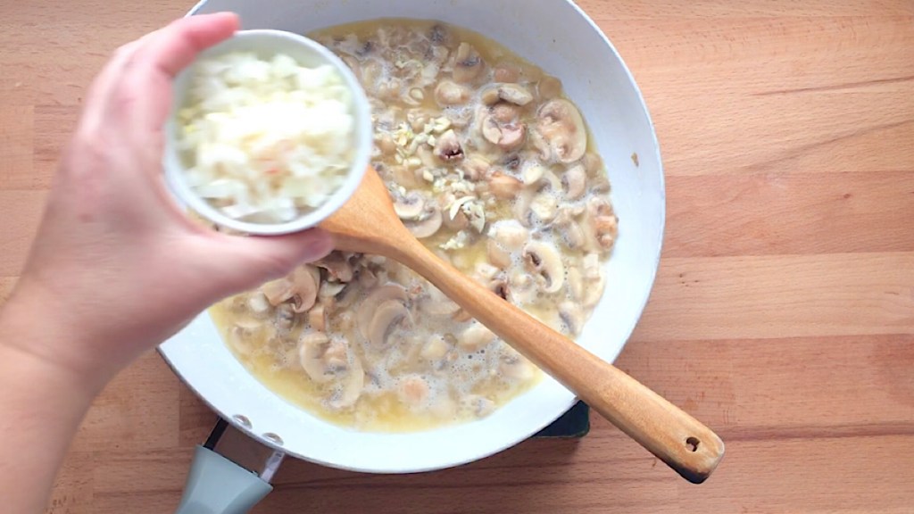 Kremalı mantar çorbası